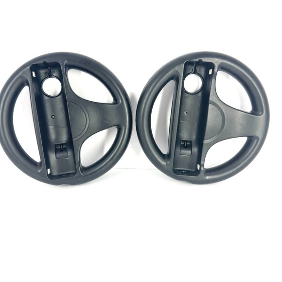 Nintendo Wii U Mario Kart 8 Game Complete Case & Disc w/ 2 Racing Wheels - Picture 6 of 7